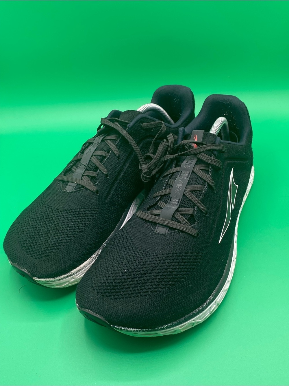 Altra Escalante 2.5 running shoes in black​ - Picture 4 of 4